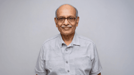 'इसीलिए तो रची गई थी सृष्टि...' जीवन के संघर्षों को सुरों में पिरोने वाले कवि दिनेश कुमार शुक्ल