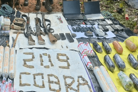 झारखंड: सारंडा जंगल में नक्सलियों से मुठभेड़, हथियारों का जखीरा जब्त