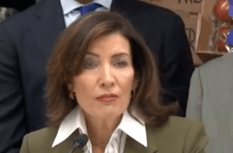 अमेरिका में दिख रहा शटडाउन का असर, खाद्य सहायता के निलंबन से पहले न्यूयॉर्क में इमरजेंसी की घोषणा