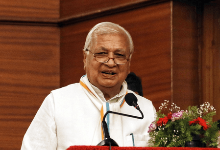 पटना में अनोखे अंदाज में मना पीएम मोदी का जन्मदिन, बिहार के राज्यपाल ने तस्वीर को खिलाया केक