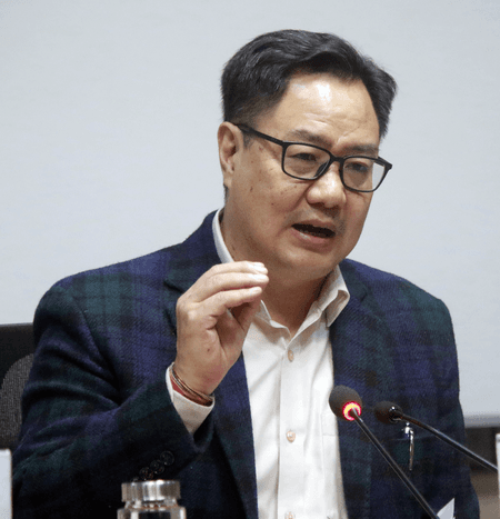 घटिया राजनीति छोड़कर विपक्ष को देशहित में साथ देना चाहिए: किरेन रिजिजू