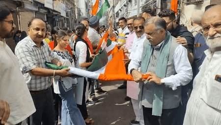 अमृतसर में निकली भव्य तिरंगा यात्रा, तरुण चुघ बोले- 'भारत ने रुकेगा न झुकेगा'