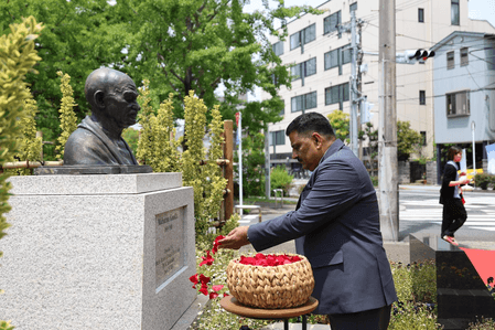 सर्वदलीय प्रतिनिधिमंडल ने टोक्यो में महात्मा गांधी को दी श्रद्धांजलि, आतंकवाद के खिलाफ भारत के रुख को दोहराया