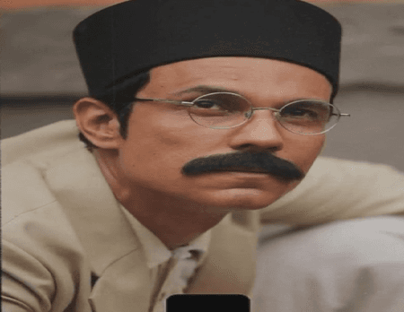 पुण्यतिथि विशेष : वीर सावरकर के संघर्ष को दिखाती हैं ये शानदार फिल्में