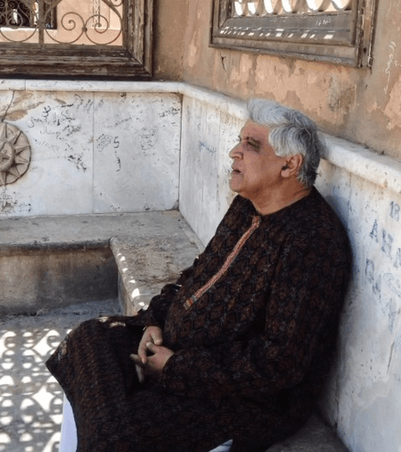 जावेद अख्तर : जेब में चंद पैसे लेकर निकल पड़े थे स्टार बनने, फुटपाथ पर गुजारी कई रातें