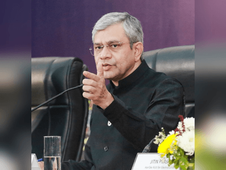 रेल सुरक्षा में बड़ा सुधार: रेल फ्रैक्चर 92 प्रतिशत और वेल्ड फेल्योर 93 प्रतिशत घटे: वैष्णव