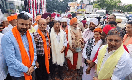 जालंधर: भगवान वाल्मीकि शोभायात्रा में चरणजीत सिंह चन्नी ने लिया हिस्सा