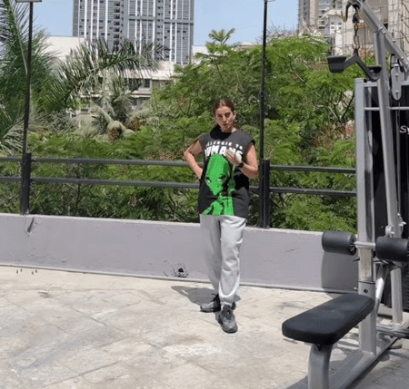 'इस बीट पर कंट्रोल मुश्किल', गाने 'चुम्मा लेला राजा जी' पर जिम में डांस करतीं अक्षरा सिंह