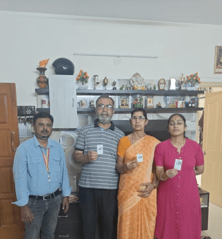 राहुल गांधी के आरोपों के बाद सामने आया बेंगलुरु का परिवार, चुनाव आयोग की जांच में असली मतदाता साबित