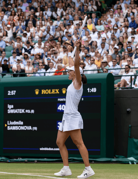 विंबलडन 2025: सैमसोनोवा को हराकर पहली बार सेमीफाइनल में पहुंचीं इगा स्वियातेक