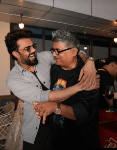 ‘जॉली एलएलबी-3’ के लिए मनीष पॉल ने दी शुभकामनाएं, गजराज राव के साथ शेयर की तस्वीर