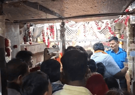 सावन की शुरुआत: उज्जैन, ओंकारेश्वर, मेरठ और देवघर में उमड़े शिव भक्त