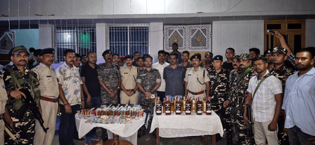 बिहार : चुनाव से पूर्व मोतिहारी में बड़ी संख्या में हथियार बरामद, दंपति गिरफ्तार