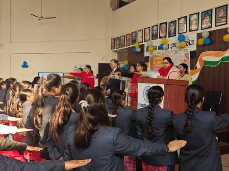 उत्तर प्रदेश: बाल विवाह रोकथाम का लिया गया सामूहिक संकल्प, बच्चों ने सुना प्रधानमंत्री मोदी का संबोधन