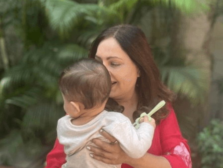 "आपकी वजह से हम खुशकिस्मत हैं..." सास के जन्मदिन पर सोनम कपूर ने किया पोस्ट