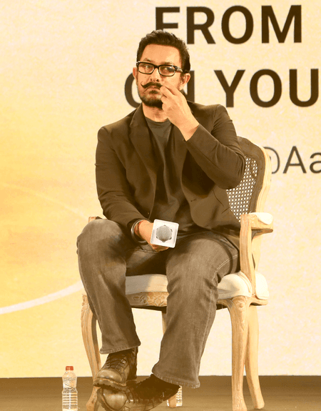 जब शाहरुख खान की दीपावली पार्टी में आमिर खान मैजिक ट्रिक से हो गए थे दंग