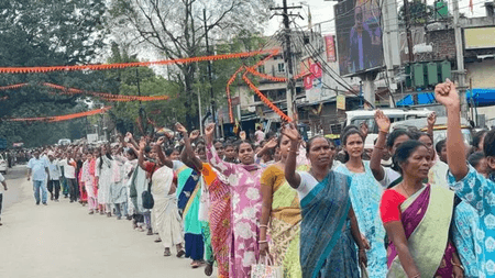 झारखंड: चर्च में डकैती और धर्मगुरुओं पर हमले के खिलाफ ईसाई धर्मावलंबियों ने निकाला आक्रोश मार्च