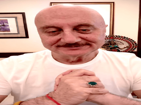 71 की उम्र में अनुपम खेर की फिटनेस कर देगी हैरान, जिम में बहा रहे जमकर पसीना