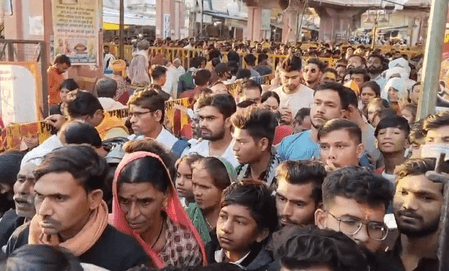 श्रावण मास का पहला सोमवार: ओंकारेश्वर में उमड़े शिवभक्त, 'जय ओंकार' के नारों से गूंजा धाम