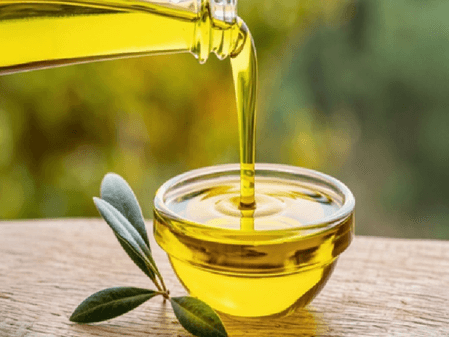 सर्दी से जकड़ रहा है शरीर तो अरंडी का तेल देगा जबरदस्त राहत, चेहरे को भी निखारे