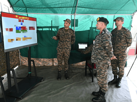सेनाध्यक्ष जनरल उपेंद्र द्विवेदी ने अमरनाथ यात्रा और कश्मीर में सुरक्षा व्यवस्था की समीक्षा की