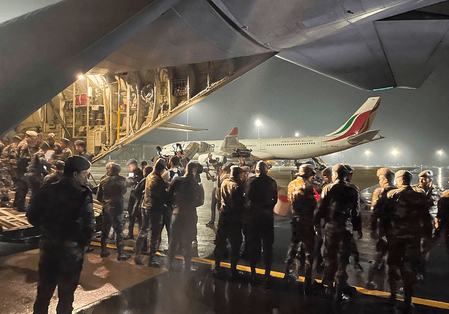 चक्रवात दितवाह: भारत ने श्रीलंका को भेजी राहत सामग्री, 'ऑपरेशन सागर बंधु' जारी