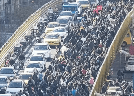 ईरान में आर्थिक संकट को लेकर बवाल; सुरक्षा बलों की कार्रवाई में 27 की मौत