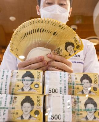 दक्षिण कोरिया के शेयर बाजार में गिरावट, वॉन 3 महीने के निचले स्तर पर