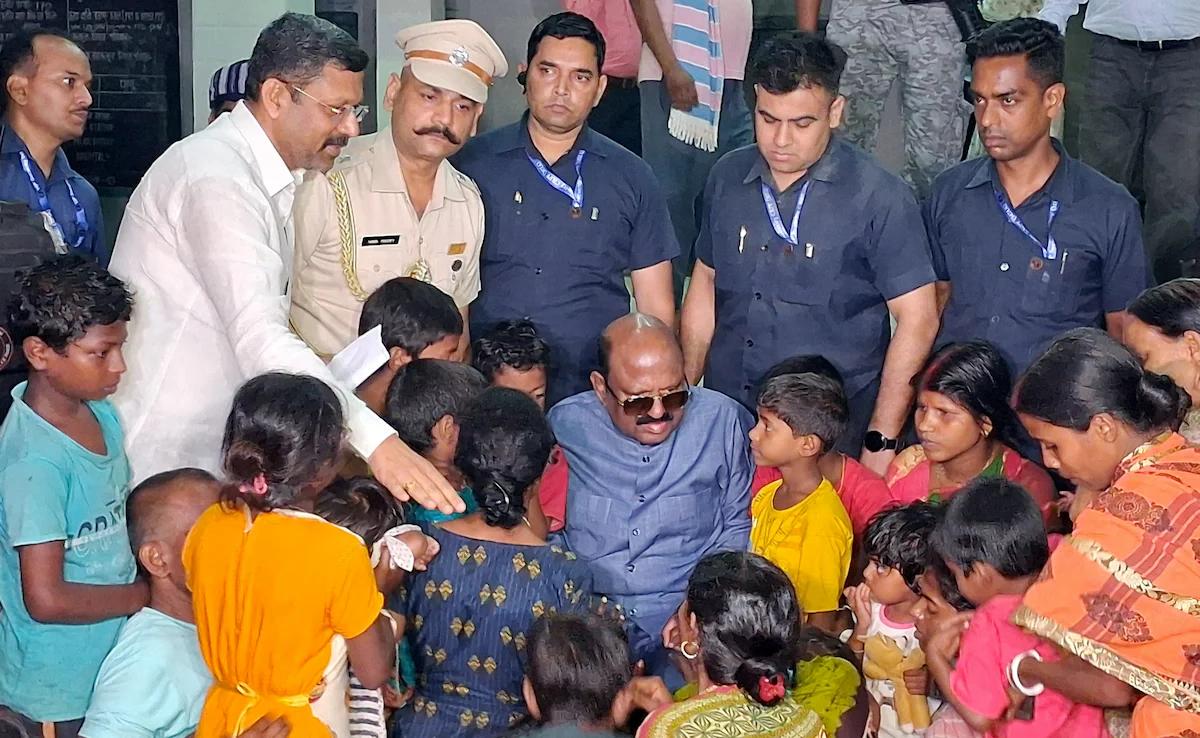 Governor CV Anand Bose visits Murshidabad violence