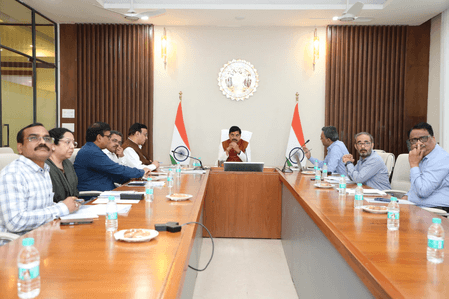 मध्य प्रदेश : मुख्यमंत्री यादव ने सोयाबीन किसानों के लिए भावांतर योजना की समीक्षा की