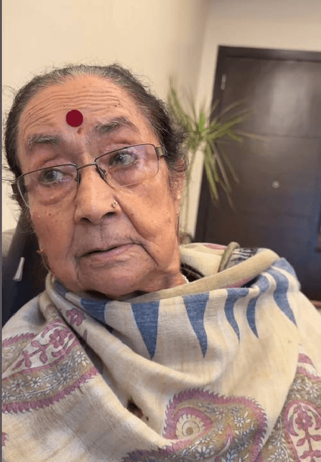 खुशी और पैसों में से क्या चुनेंगी? अनुपम खेर की मां ने दिया ये जवाब, बेटे की खोली पोल