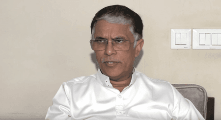 लेह हिंसा: पवन खेड़ा ने कांग्रेस को बदनाम करने वालों को दी कानूनी कार्रवाई की चेतावनी