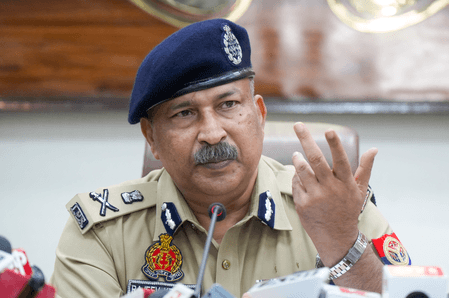 योगी सरकार की पुलिस का ताबड़तोड़ एक्शन, 8 साल में 30 हजार से अधिक अपराधी सलाखों के पीछे