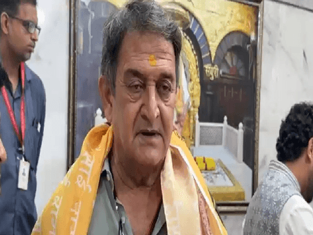 'पुन्हा शिवाजीराजे भोसले' की रिलीज से पहले महेश मांजरेकर ने शिरडी मंदिर में लिया आशीर्वाद