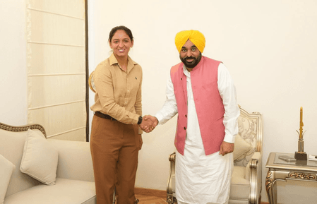 पंजाब के मुख्यमंत्री भगवंत सिंह मान से हरमनप्रीत कौर की मुलाकात