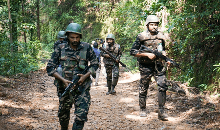 झारखंड: सारंडा जंगल में आईईडी ब्लास्ट, एक युवती की मौत, दो महिलाएं घायल