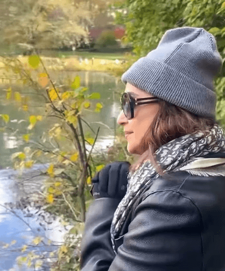 'बस एक पल', वादियों की खूबसूरती में खोईं माधुरी दीक्षित