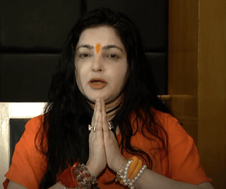 ममता कुलकर्णी ने सुनाया बचपन से जुड़ा किस्सा, आचार्य प्रमोद कृष्णम का जताया आभार