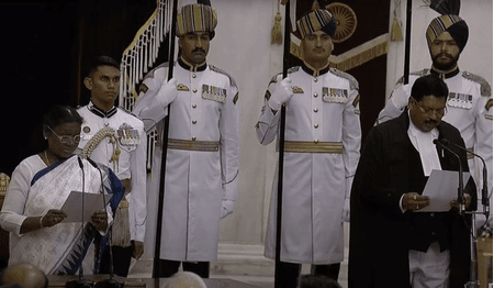 भारत के 52वें सीजीआई बने जस्टिस बीआर गवई, राष्ट्रपति ने दिलाई शपथ