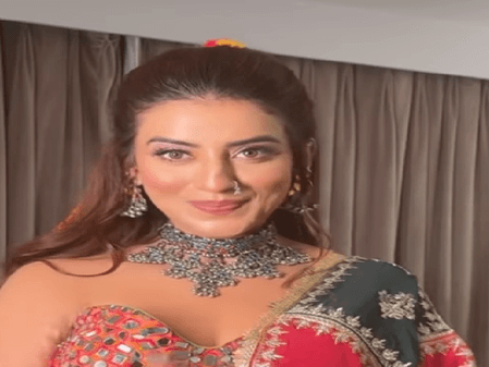 गरबा ट्रेंड : अक्षरा सिंह ने शेयर किया अपना डांडिया लुक