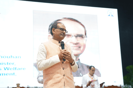 बाबा बर्फानी के भक्तों को शिवराज सिंह ने दीं शुभकामनाएं, बोले 'अमरनाथ यात्रा सनातन संस्कृति का प्रतीक'