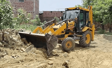 दिल्ली : वजीरपुर के जेलर वाला बाग में 500 से ज्यादा झुग्गियां तोड़ी गईं, स्थानीय निवासियों में रोष