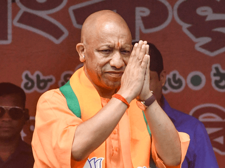 नियुक्ति पत्र पाकर भावुक हुए चयनित अभ्यर्थी, बोले- पारदर्शी भर्ती प्रक्रिया ने योगी सरकार पर बढ़ाया विश्वास