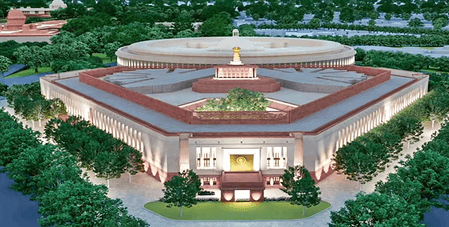 संसद भवन की सुरक्षा में बड़ी चूक, पेड़ के सहारे दीवार फांदकर अंदर घुसा युवक