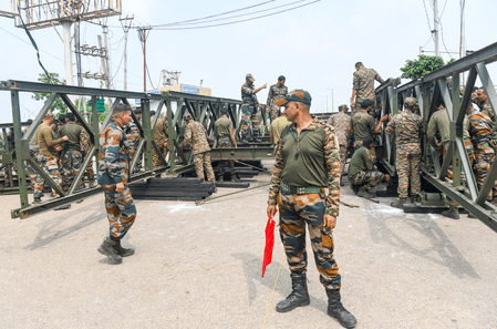 जम्मू-कश्मीर में राहत कार्य तेज: डोडा में सड़कें और बिजली बहाल, रियासी-रामबन में पैसेंजर ट्रेन शुरू करने का फैसला