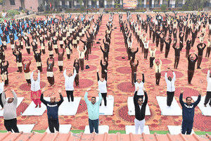 झारखंड में अंतरराष्ट्रीय योग दिवस की तैयारियां पूरी, कई स्थानों पर होंगे विशेष आयोजन