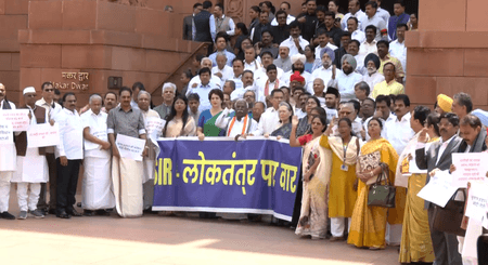 एसआईआर पर घमासान : विपक्ष ने तेजस्वी के बयान को बताया सही, भाजपा का पलटवार