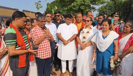 मालदा : केंद्रीय मंत्री सुकांत मजूमदार ने पीएम मोदी की मां के नाम पर लगाया पौधा, पर्यावरण संरक्षण का संदेश