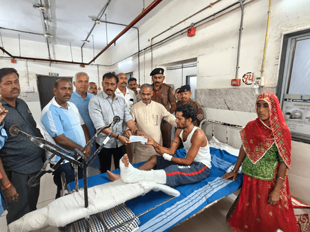 गुजरात : मुजपुर-गंभीरा पुल दुर्घटना पर सरकार संवेदनशील, पीड़ितों को 62 लाख रुपए की आर्थिक सहायता दी गई