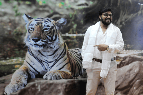 मौसमी फ्लू से जूझते हुए बाबुल सुप्रियो 'जमाना लगे' गाते नजर आए